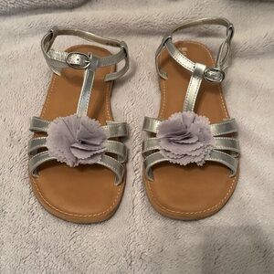 Lands End Silver Sandals with Purple/Gray‎ Flower Accent Size 7.5